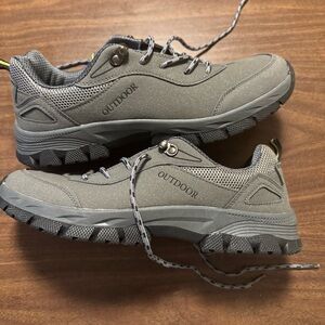 Generic Men’s Outdoor Shoe size 10 never worn